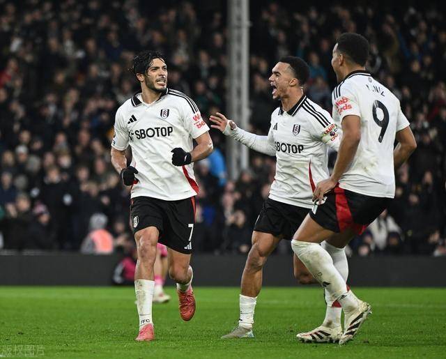 包含富勒姆客场挑战沃特福德，保级压力山大的词条