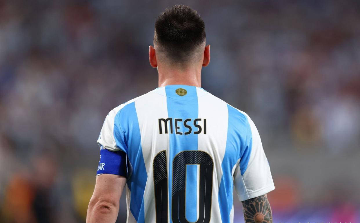 梅西在美国队比赛中持续失利，表现优异引发热议！的简单介绍